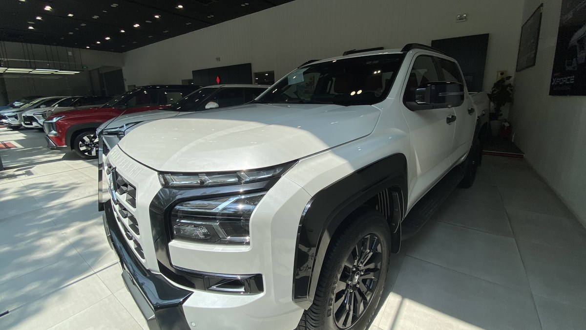 Mitsubishi Triton tại Mitsubishi Vinh